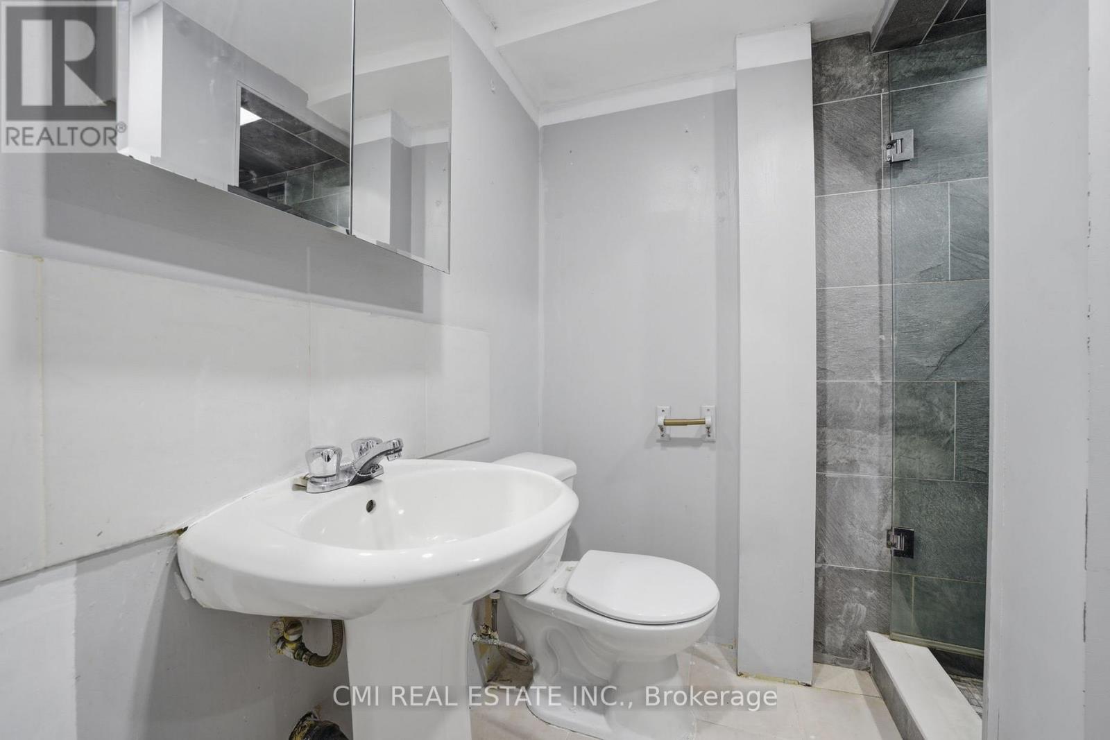 40 Glen Hollow Avenue, Toronto, Ontario  M9W 6C6 - Photo 27 - W12928308