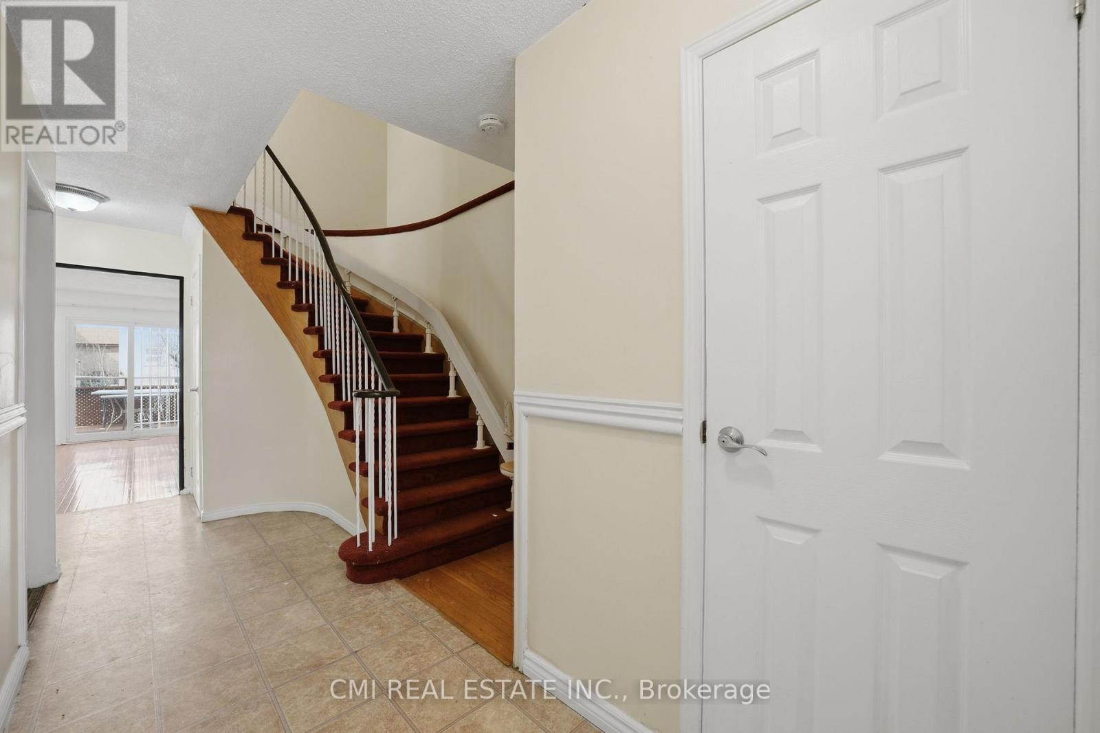 40 Glen Hollow Avenue, Toronto, Ontario  M9W 6C6 - Photo 6 - W12928308