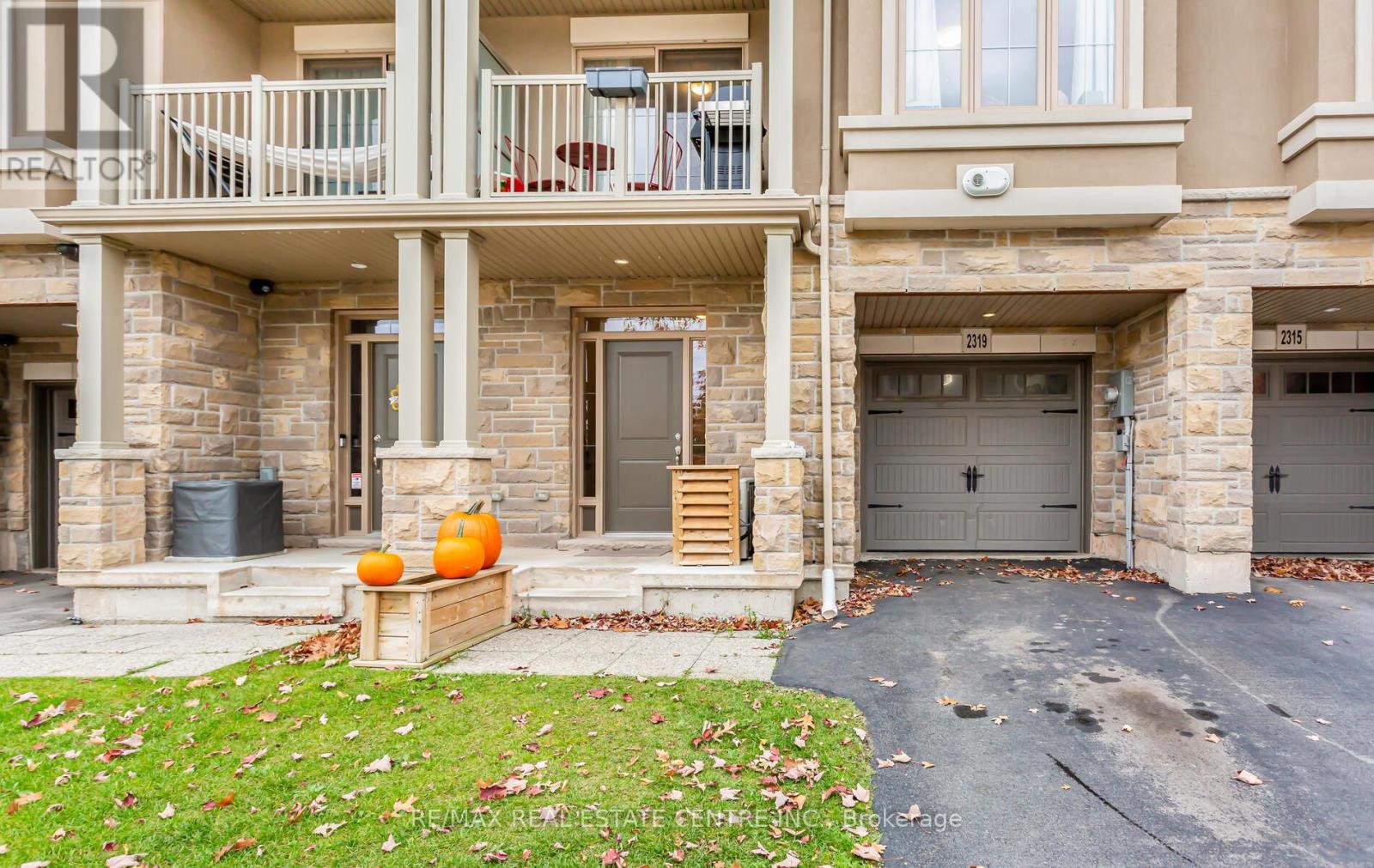 2319 Natasha Circle, Oakville, Ontario  L6M 0K9 - Photo 2 - W12928332