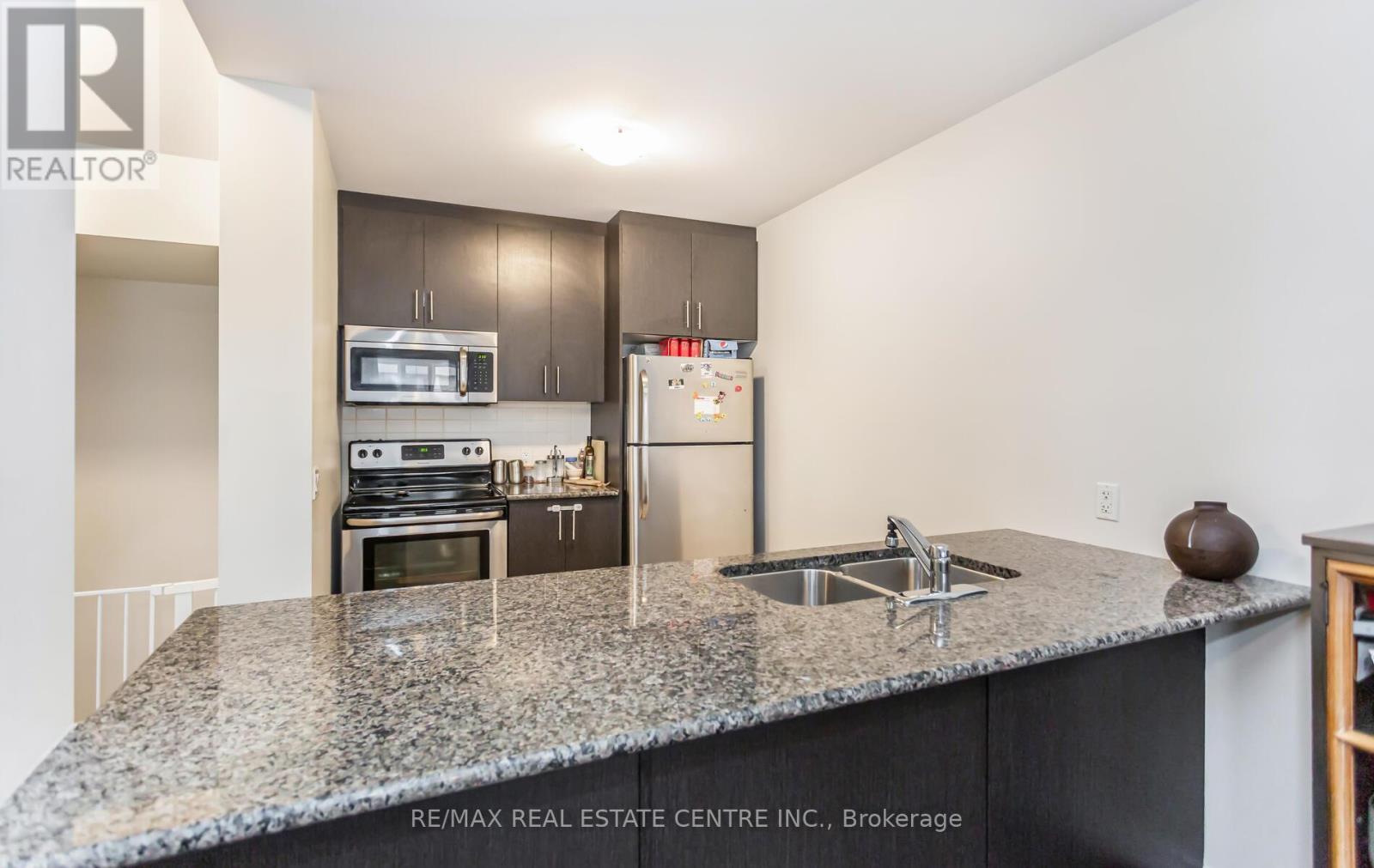 2319 Natasha Circle, Oakville, Ontario  L6M 0K9 - Photo 20 - W12928332