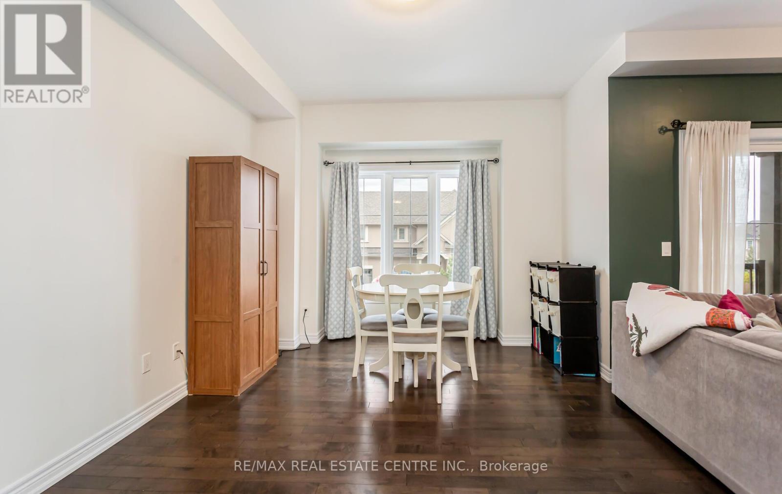 2319 Natasha Circle, Oakville, Ontario  L6M 0K9 - Photo 24 - W12928332