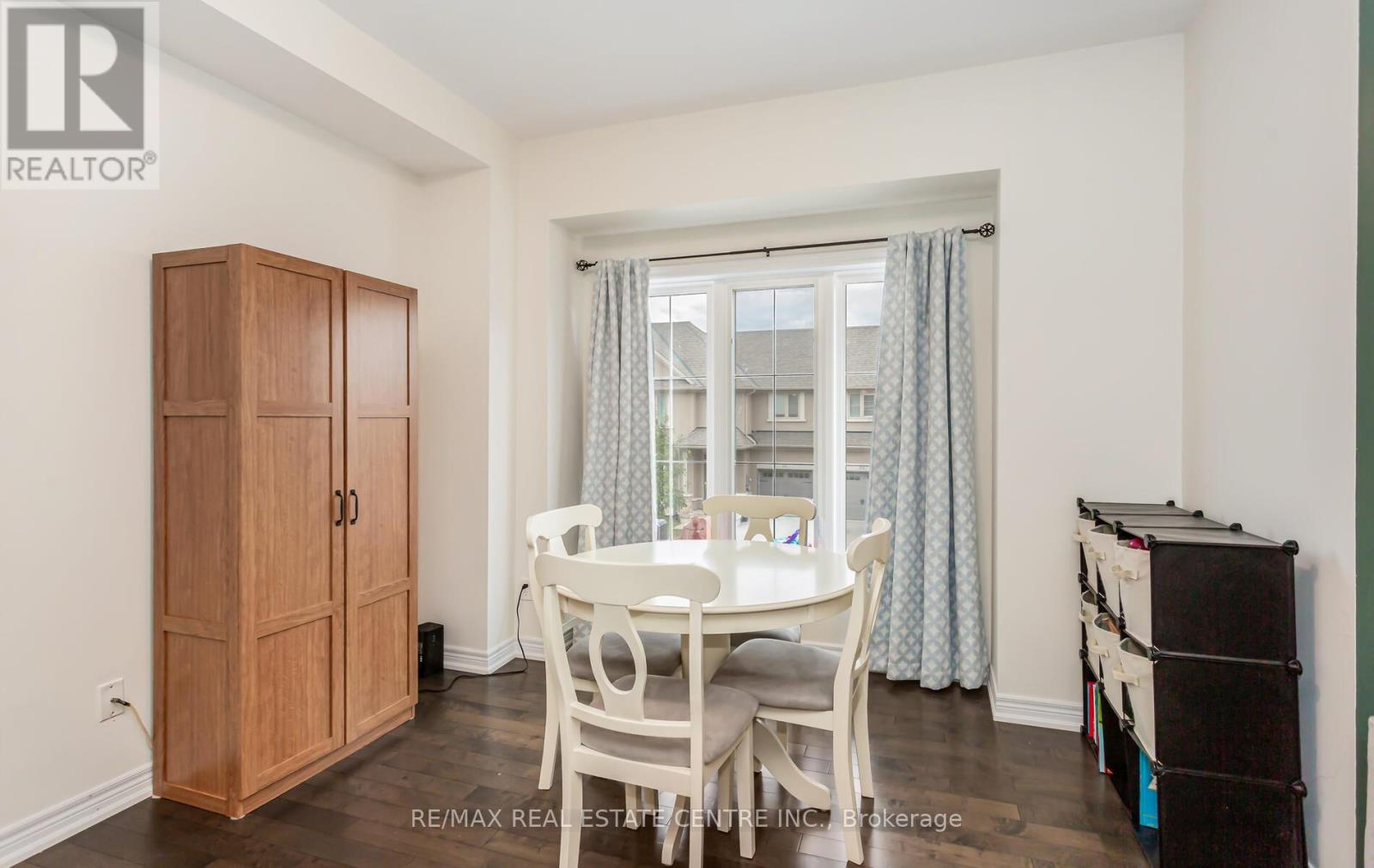 2319 Natasha Circle, Oakville, Ontario  L6M 0K9 - Photo 25 - W12928332