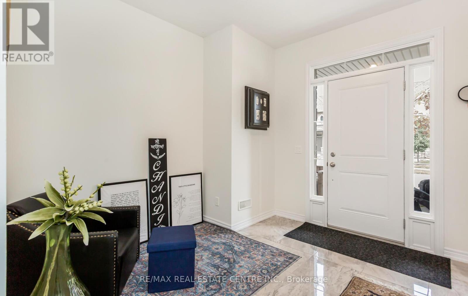 2319 Natasha Circle, Oakville, Ontario  L6M 0K9 - Photo 6 - W12928332