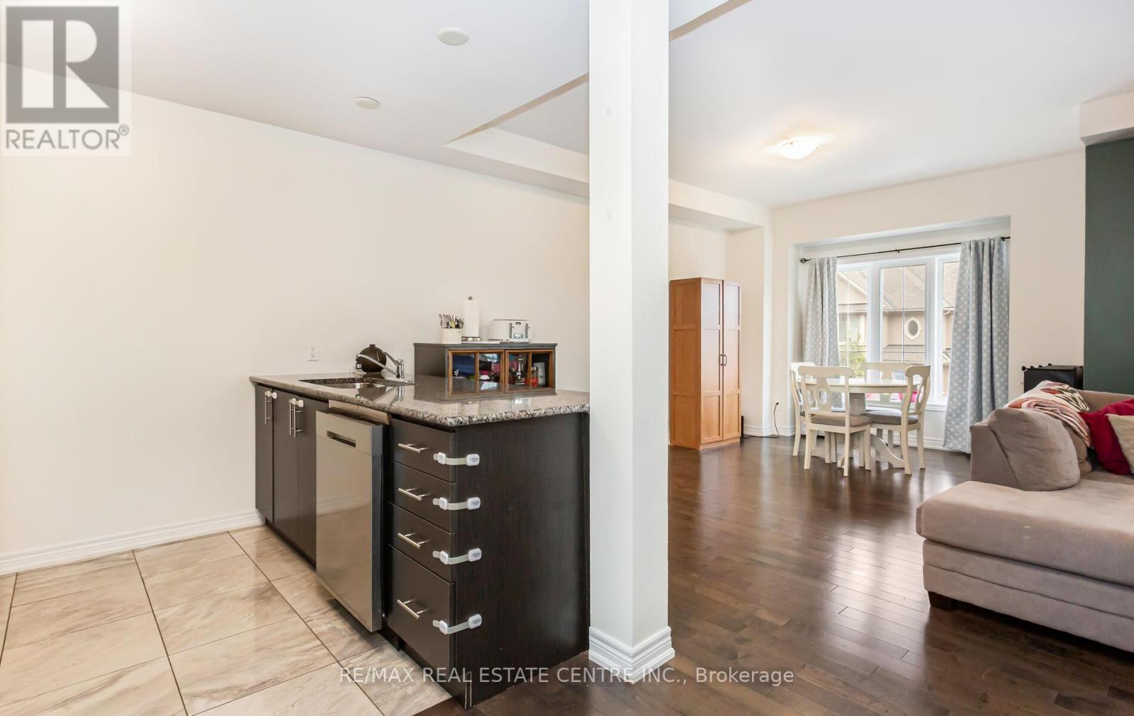 2319 Natasha Circle, Oakville, Ontario  L6M 0K9 - Photo 8 - W12928332