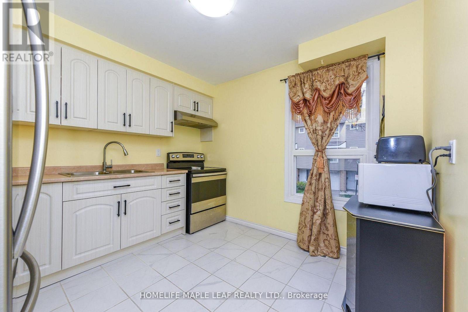 85 Enmount Drive, Brampton, Ontario  L6T 4C9 - Photo 21 - W12928346