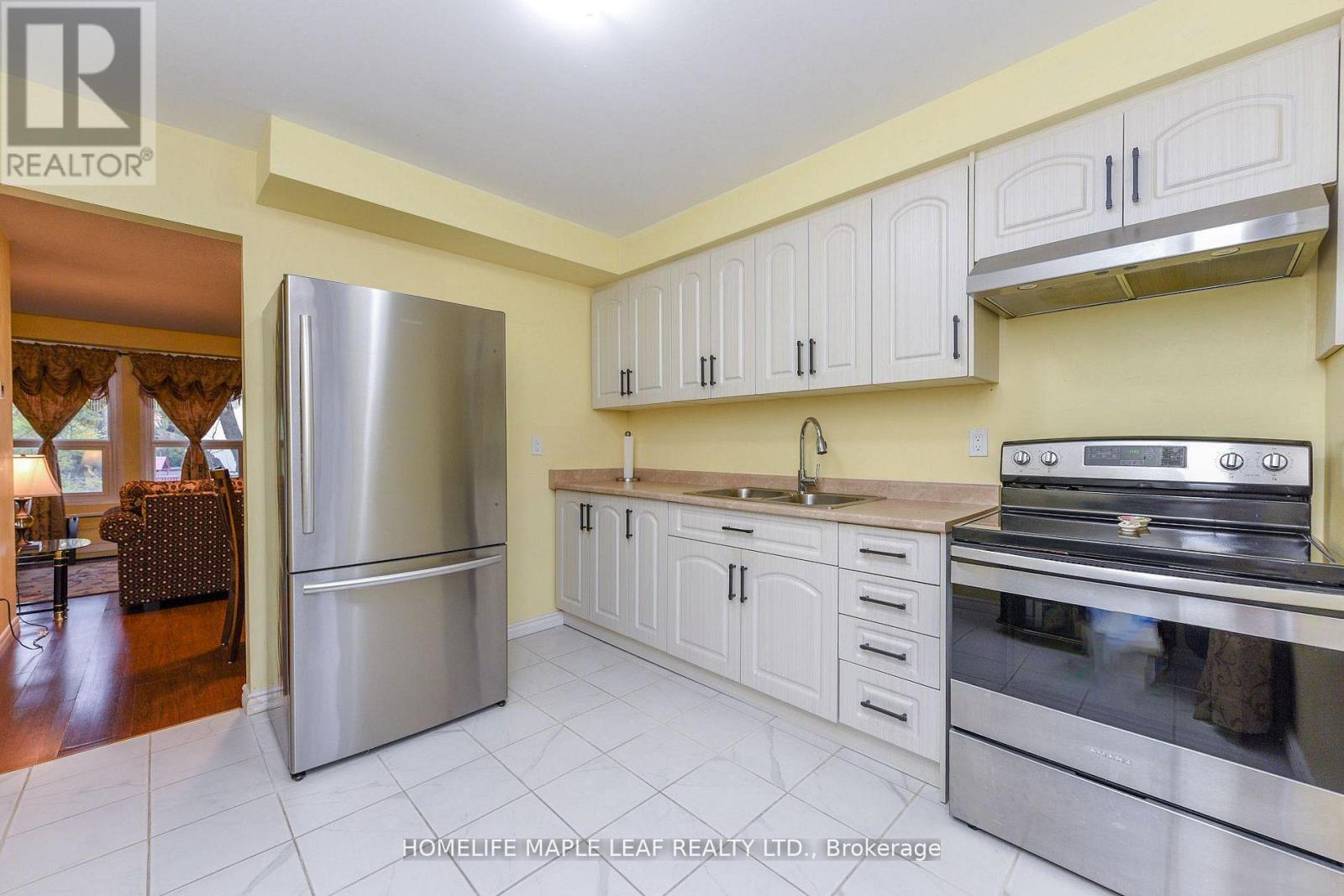 85 Enmount Drive, Brampton, Ontario  L6T 4C9 - Photo 24 - W12928346