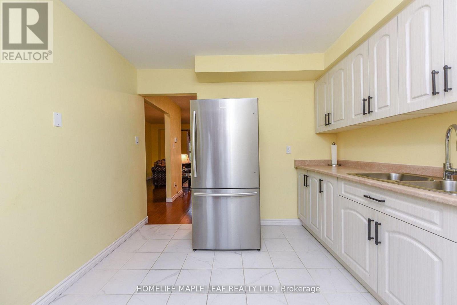 85 Enmount Drive, Brampton, Ontario  L6T 4C9 - Photo 25 - W12928346