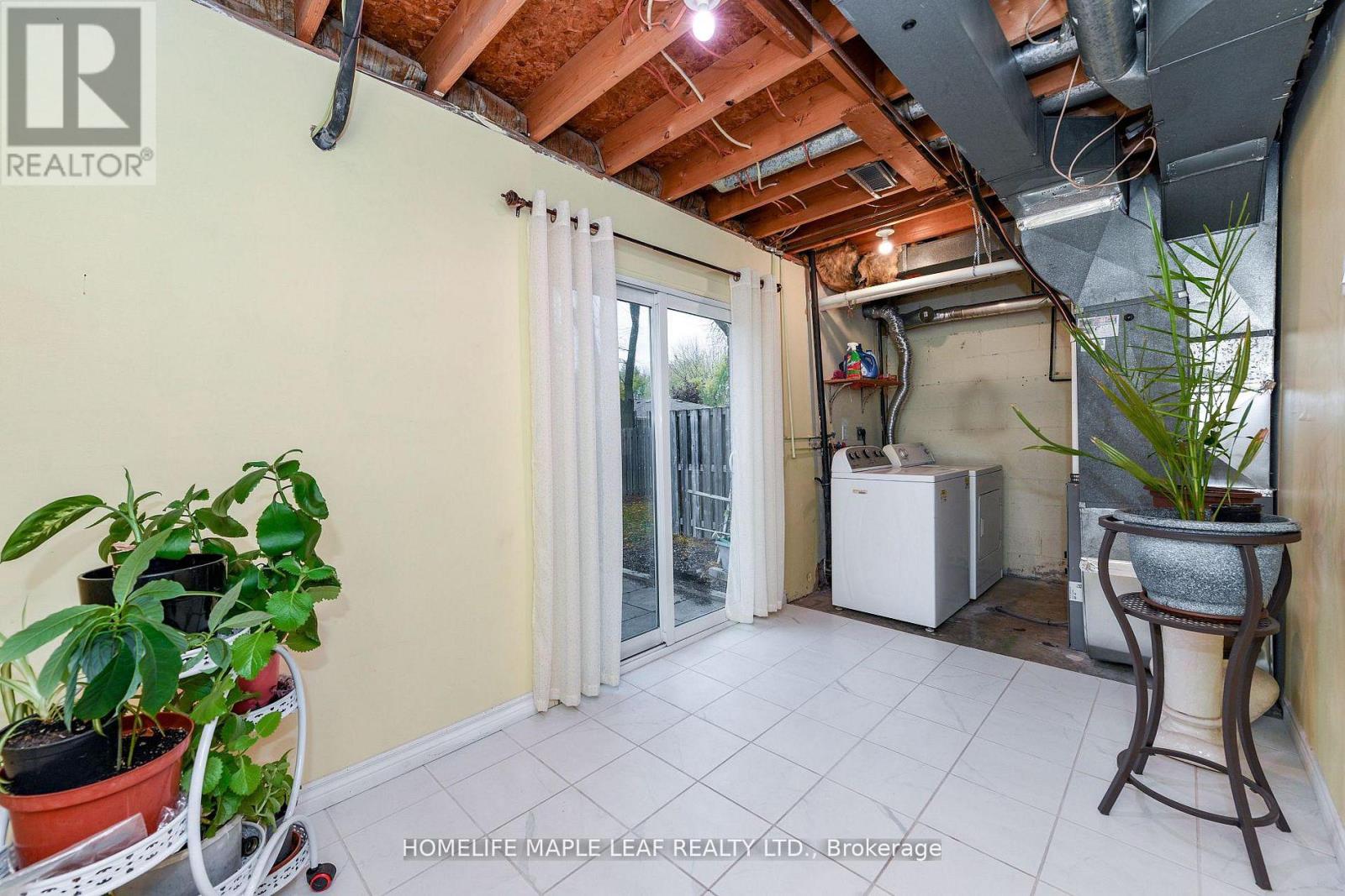 85 Enmount Drive, Brampton, Ontario  L6T 4C9 - Photo 7 - W12928346