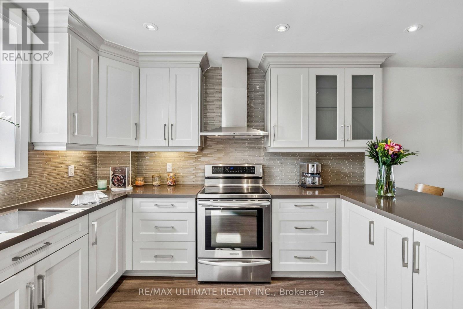 155 Morrison Avenue, Toronto, Ontario  M6E 1M6 - Photo 10 - W12928394