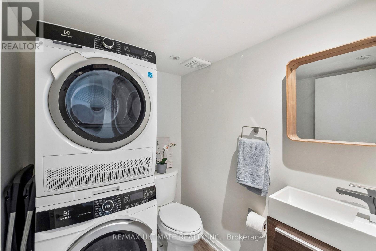 155 Morrison Avenue, Toronto, Ontario  M6E 1M6 - Photo 35 - W12928394