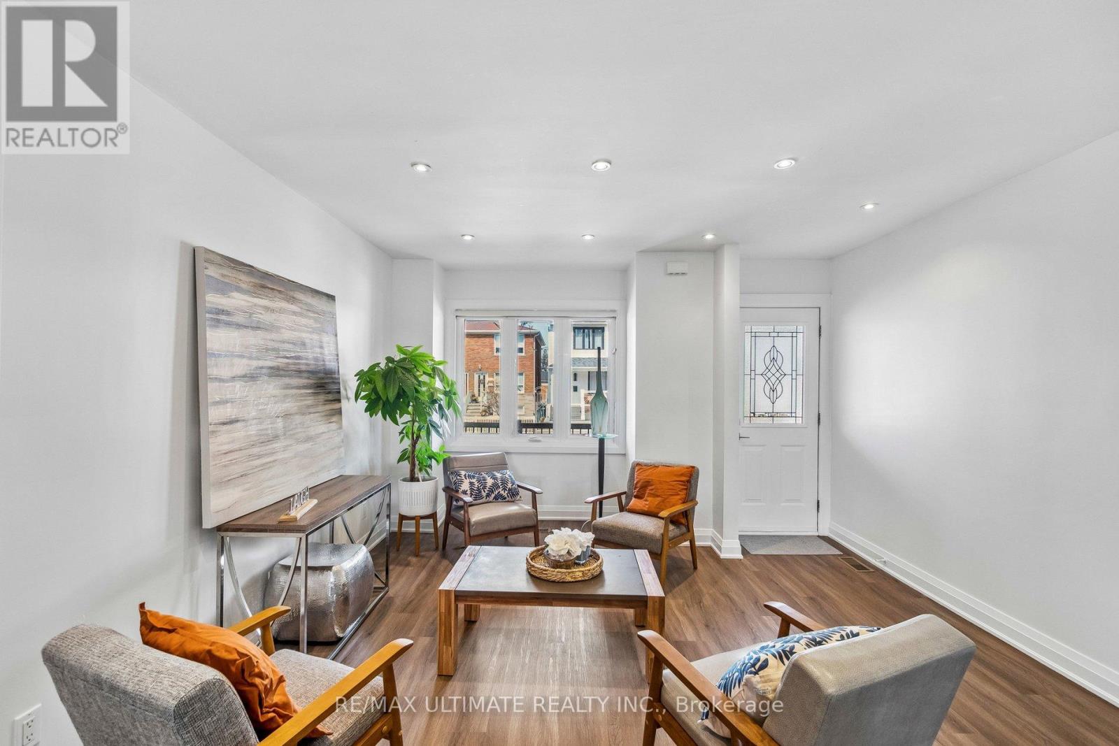 155 Morrison Avenue, Toronto, Ontario  M6E 1M6 - Photo 4 - W12928394