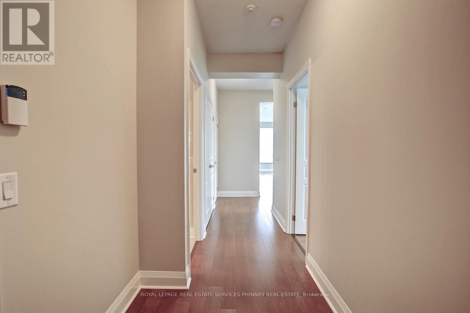 806 - 1 Hurontario Street, Mississauga, Ontario  L5G 0A3 - Photo 2 - W12928402