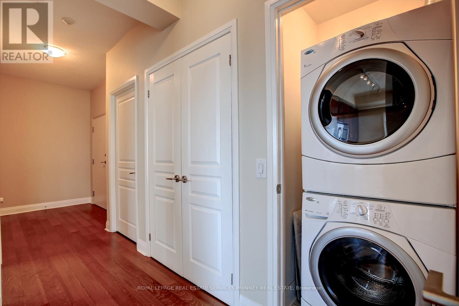 806 - 1 Hurontario Street, Mississauga, Ontario  L5G 0A3 - Photo 4 - W12928402