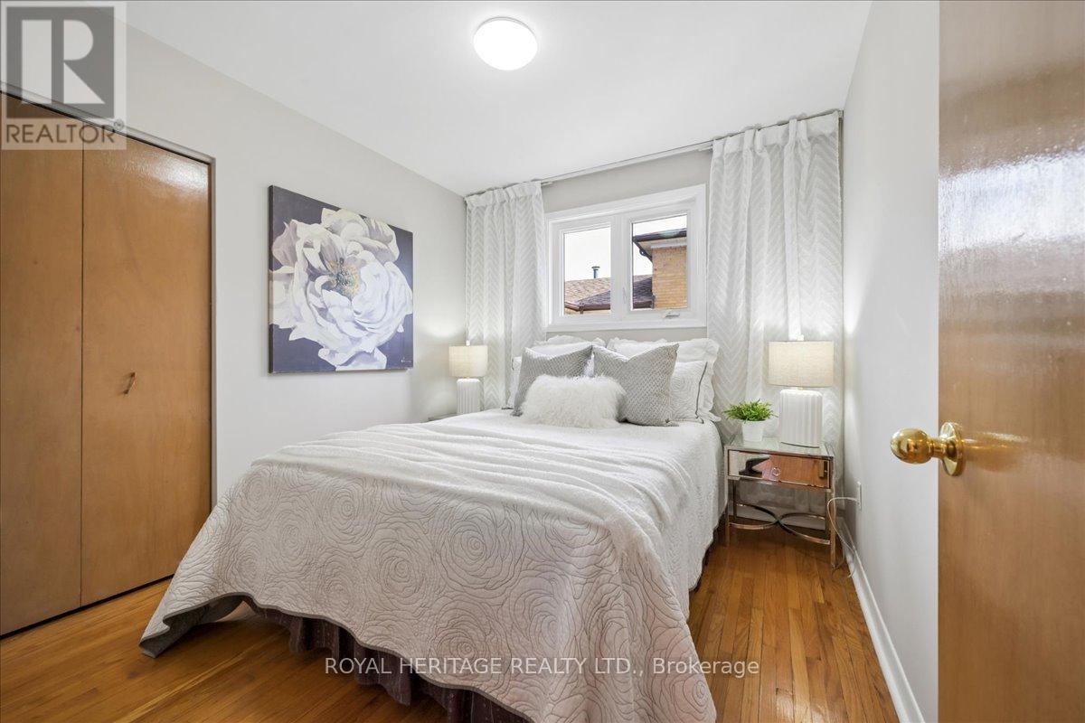 297 Driftwood Avenue, Toronto (Black Creek), Ontario  M3N 2N6 - Photo 19 - W12928440