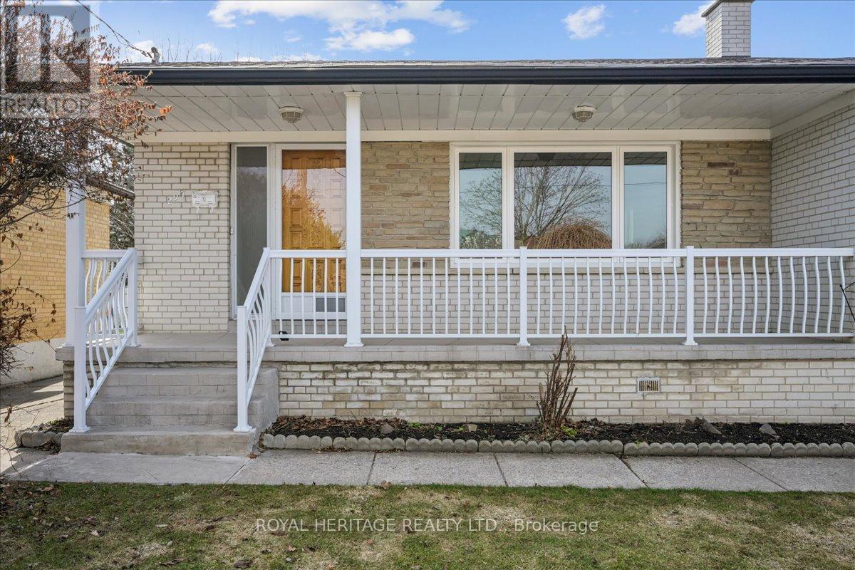 297 Driftwood Avenue, Toronto (Black Creek), Ontario  M3N 2N6 - Photo 3 - W12928440