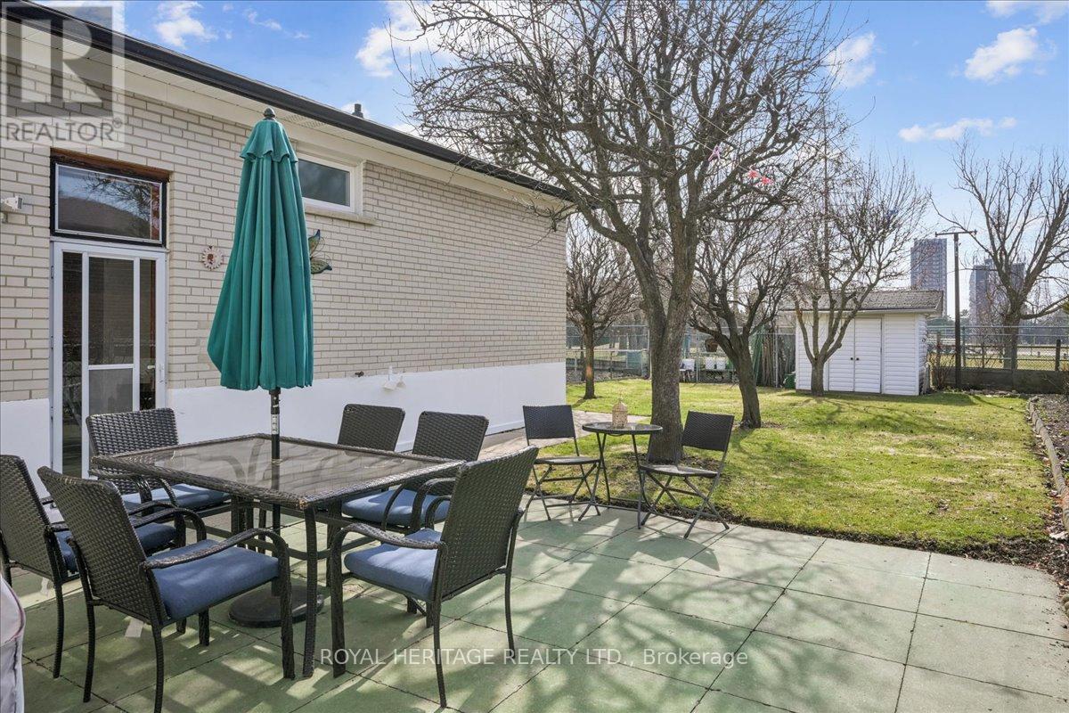 297 Driftwood Avenue, Toronto (Black Creek), Ontario  M3N 2N6 - Photo 33 - W12928440