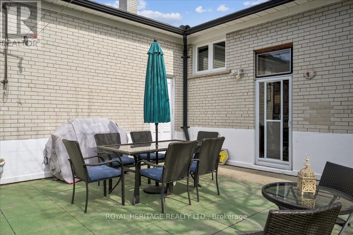 297 Driftwood Avenue, Toronto (Black Creek), Ontario  M3N 2N6 - Photo 34 - W12928440