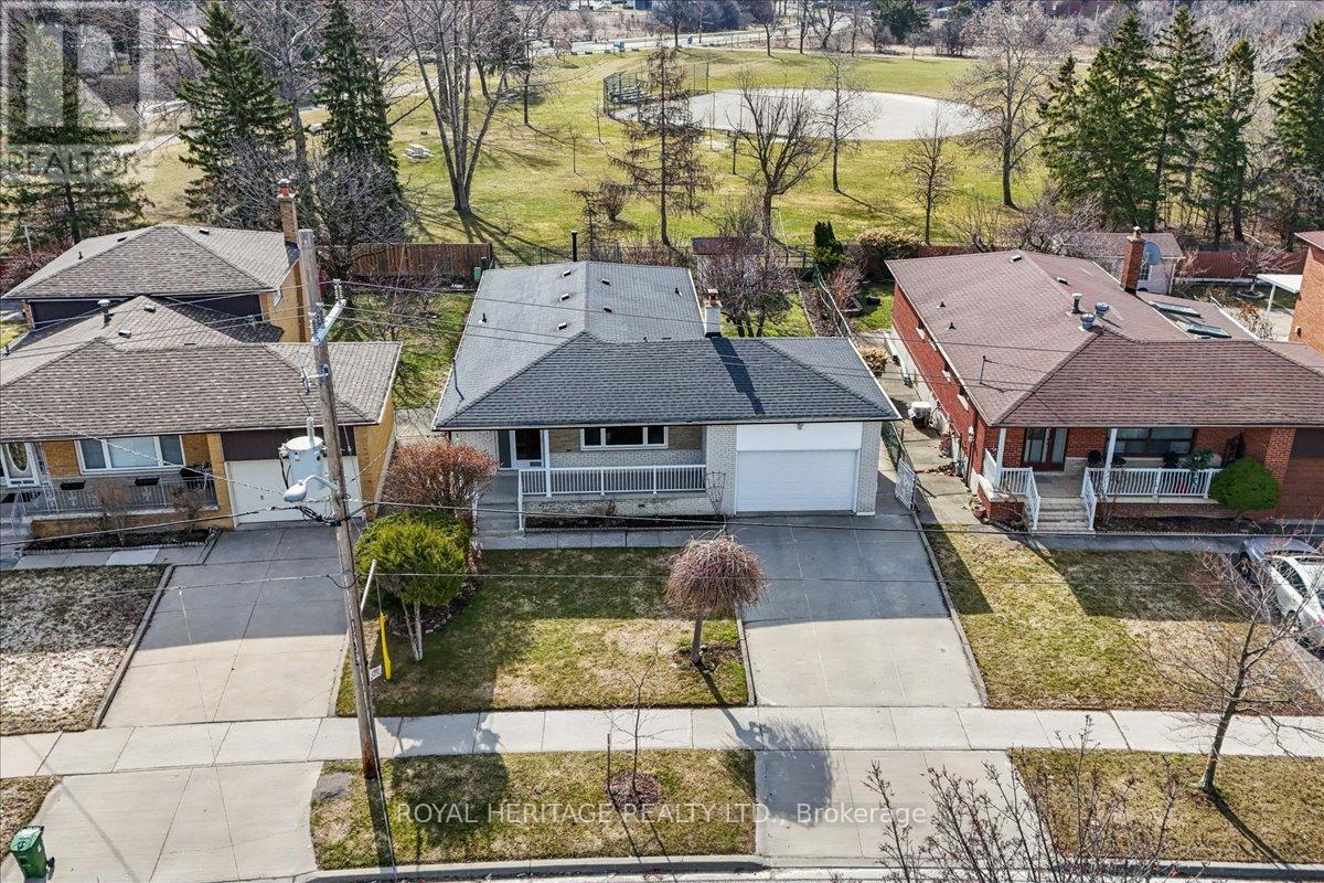 297 Driftwood Avenue, Toronto (Black Creek), Ontario  M3N 2N6 - Photo 38 - W12928440