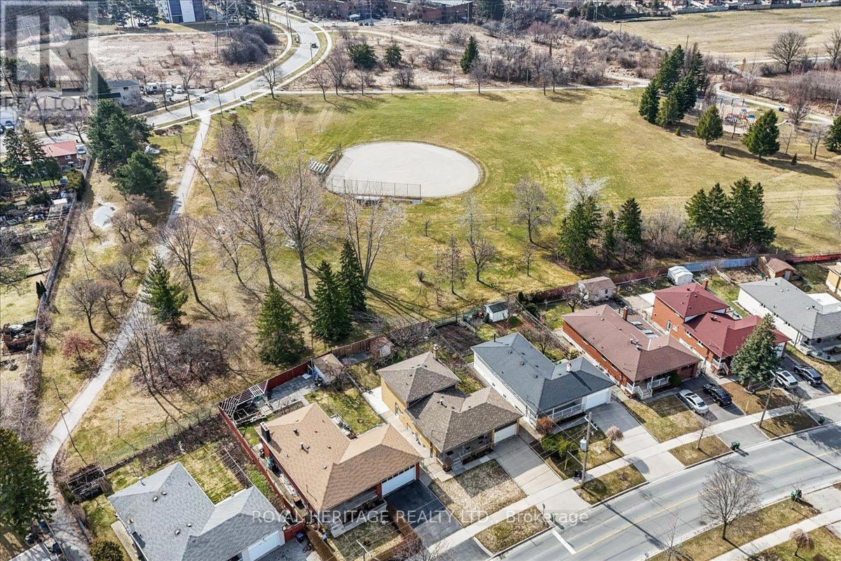 297 Driftwood Avenue, Toronto (Black Creek), Ontario  M3N 2N6 - Photo 42 - W12928440