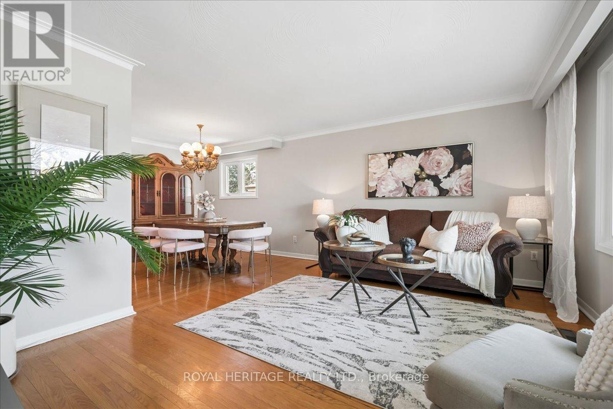 297 Driftwood Avenue, Toronto (Black Creek), Ontario  M3N 2N6 - Photo 5 - W12928440