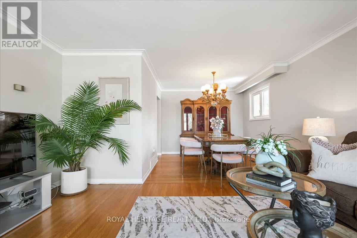 297 Driftwood Avenue, Toronto (Black Creek), Ontario  M3N 2N6 - Photo 7 - W12928440