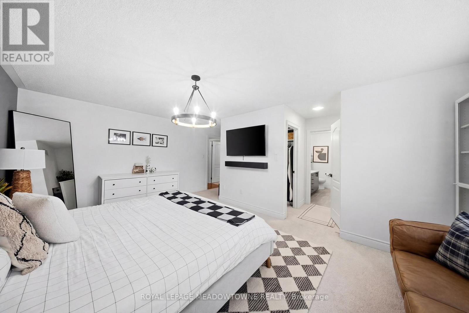 1234 Mcphedran Point, Milton (Fo Ford), Ontario  L9E 1J8 - Photo 32 - W12928454