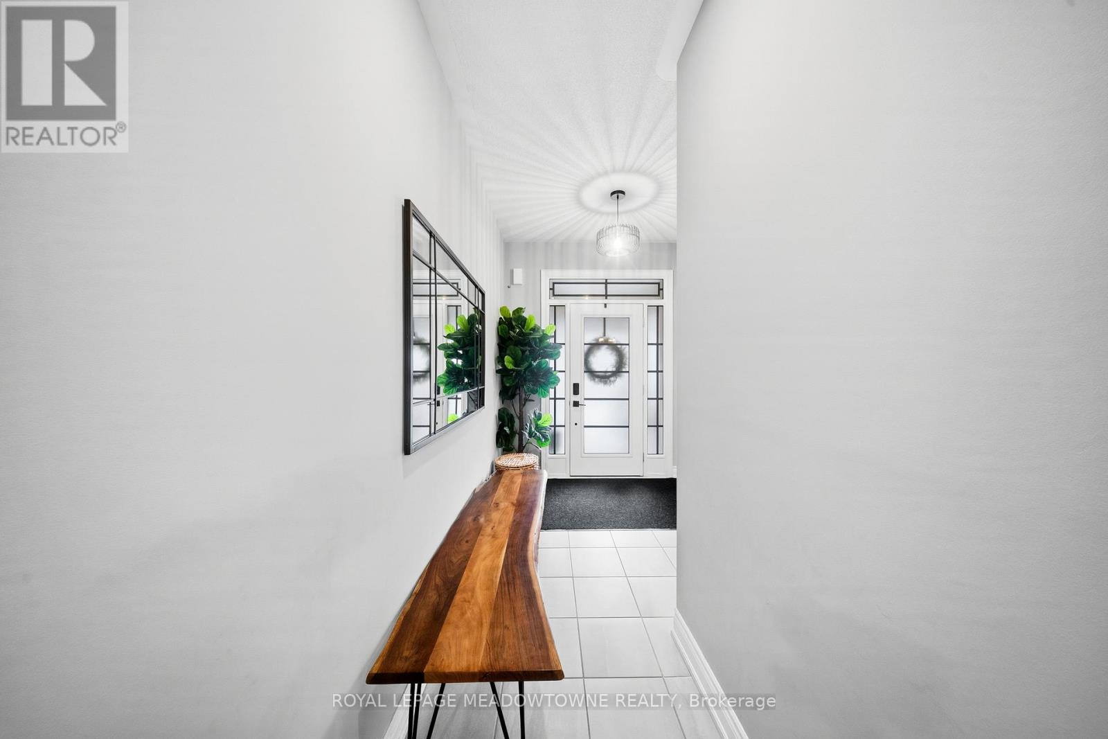 1234 Mcphedran Point, Milton (Fo Ford), Ontario  L9E 1J8 - Photo 6 - W12928454