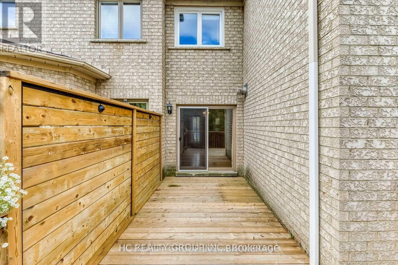 2233 Rockingham Drive, Oakville, Ontario  L6H 6E7 - Photo 11 - W12928460