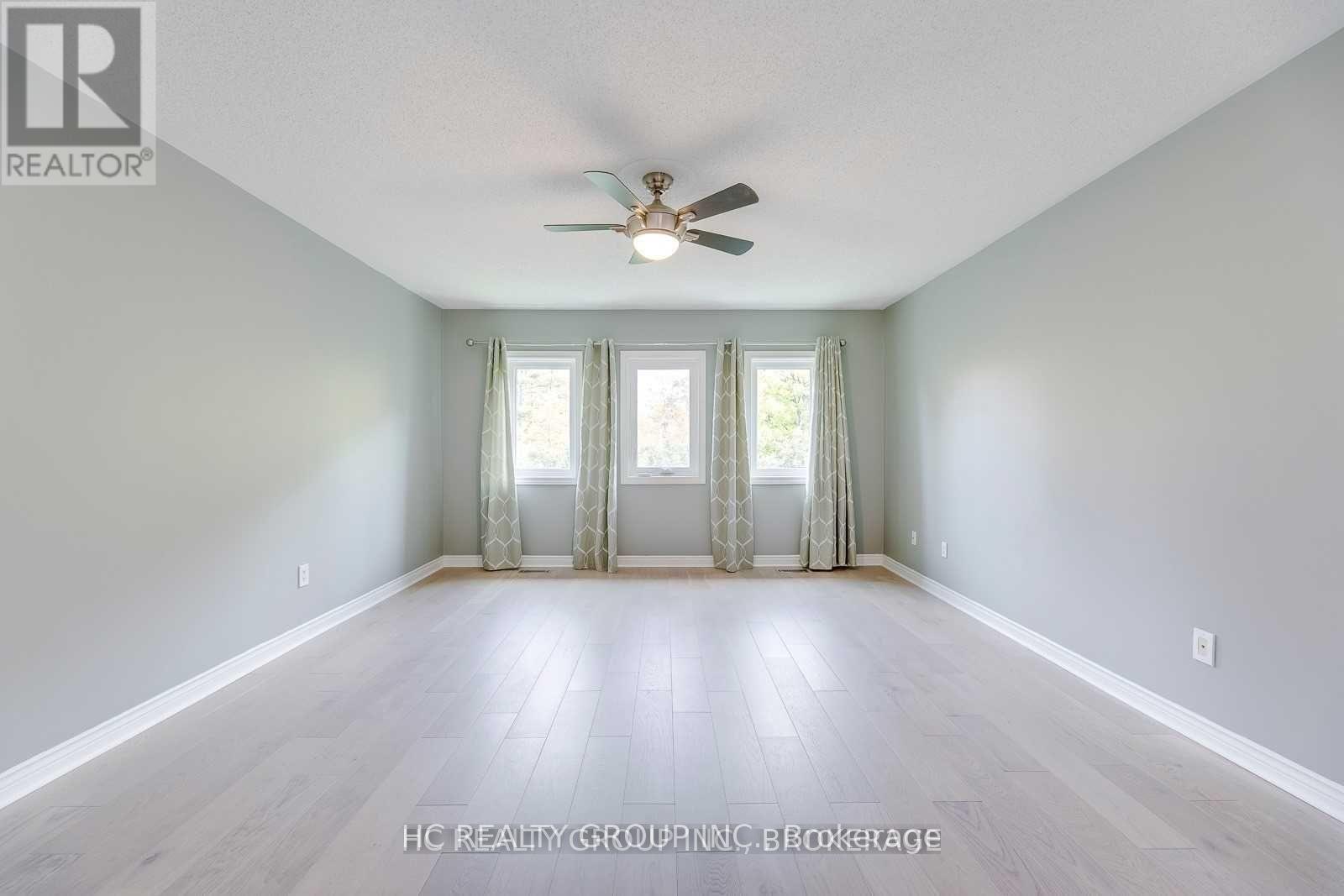 2233 Rockingham Drive, Oakville, Ontario  L6H 6E7 - Photo 21 - W12928460