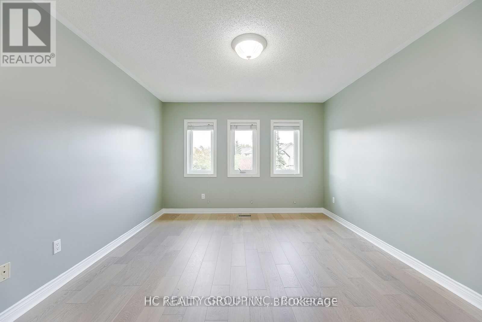 2233 Rockingham Drive, Oakville, Ontario  L6H 6E7 - Photo 25 - W12928460