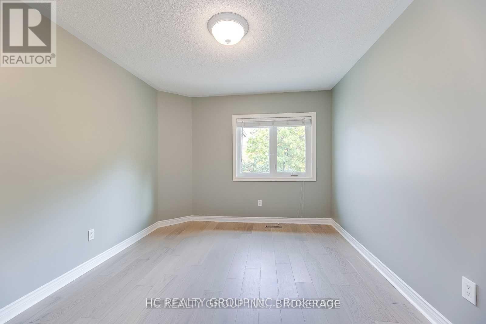 2233 Rockingham Drive, Oakville, Ontario  L6H 6E7 - Photo 27 - W12928460