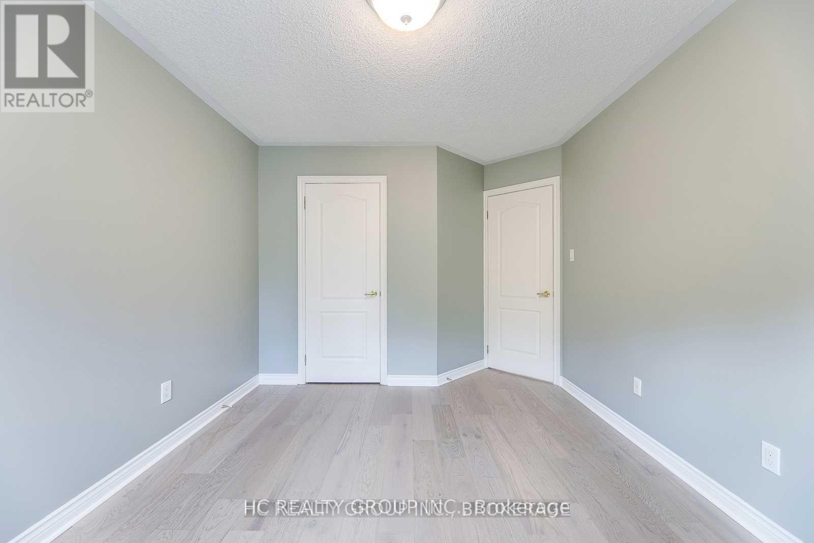 2233 Rockingham Drive, Oakville, Ontario  L6H 6E7 - Photo 28 - W12928460