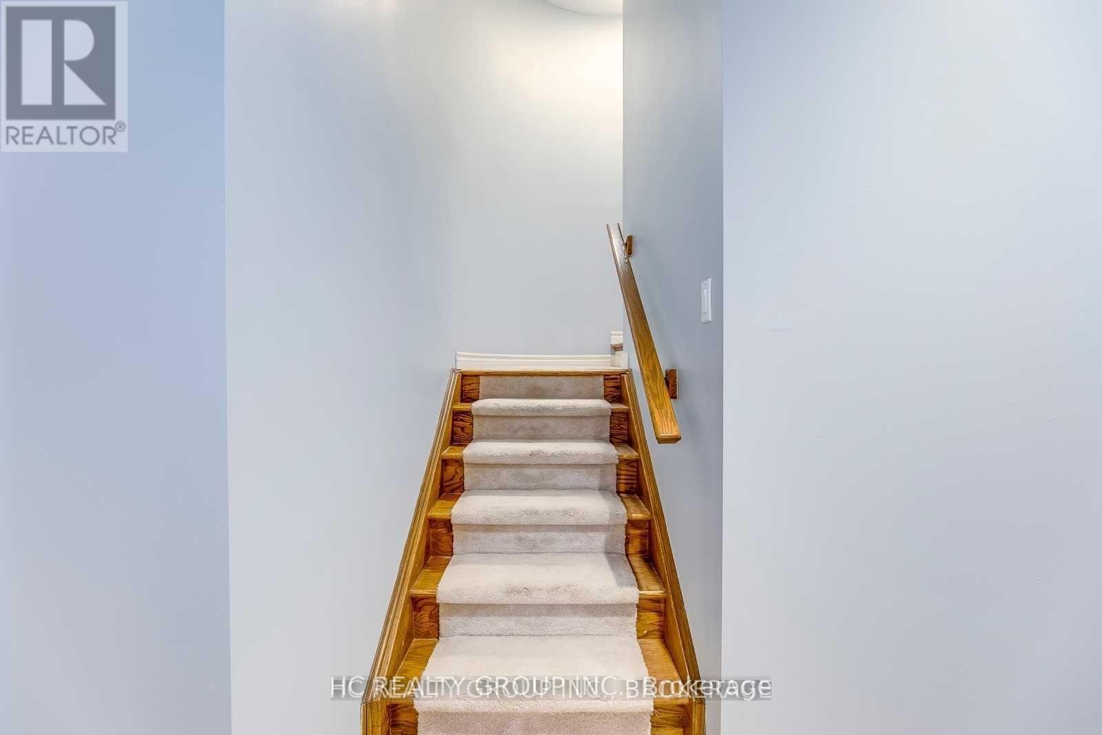 2233 Rockingham Drive, Oakville, Ontario  L6H 6E7 - Photo 30 - W12928460