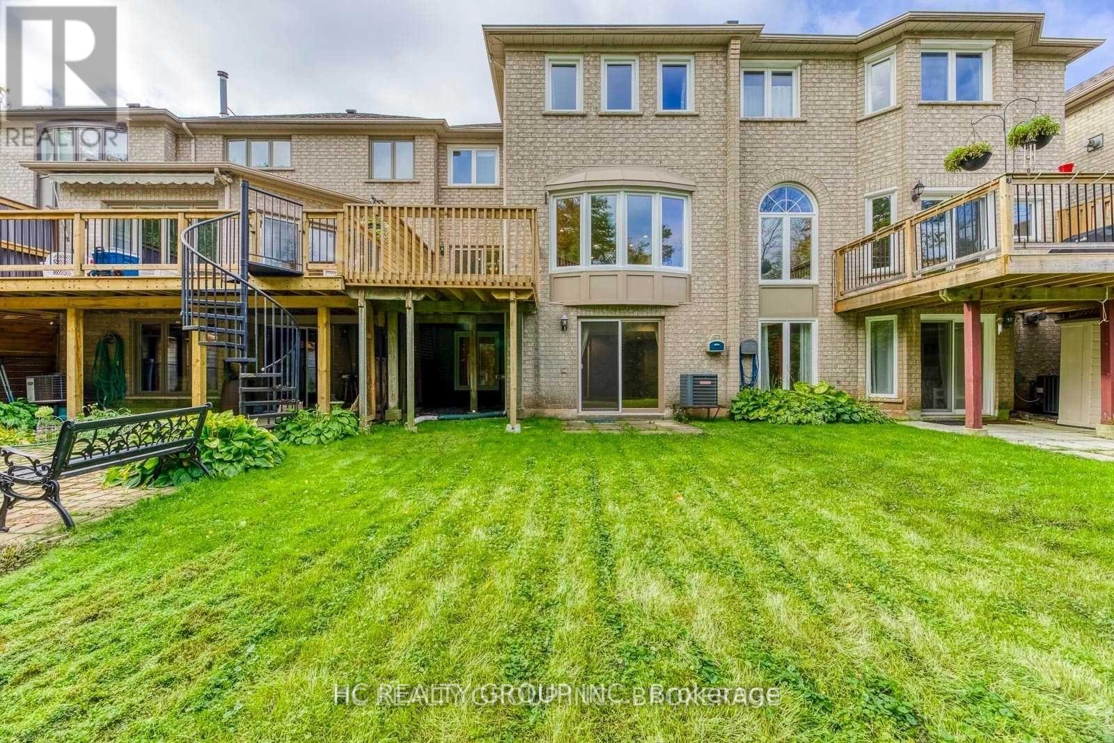 2233 Rockingham Drive, Oakville, Ontario  L6H 6E7 - Photo 35 - W12928460