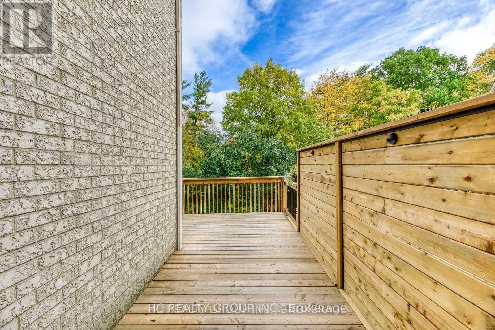 2233 Rockingham Drive, Oakville, Ontario  L6H 6E7 - Photo 8 - W12928460