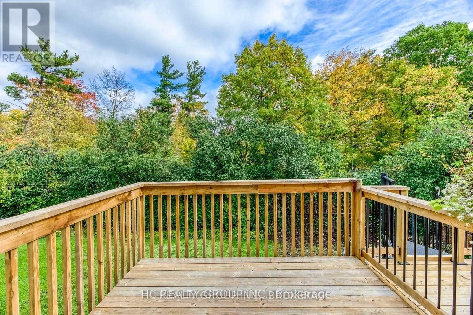 2233 Rockingham Drive, Oakville, Ontario  L6H 6E7 - Photo 9 - W12928460