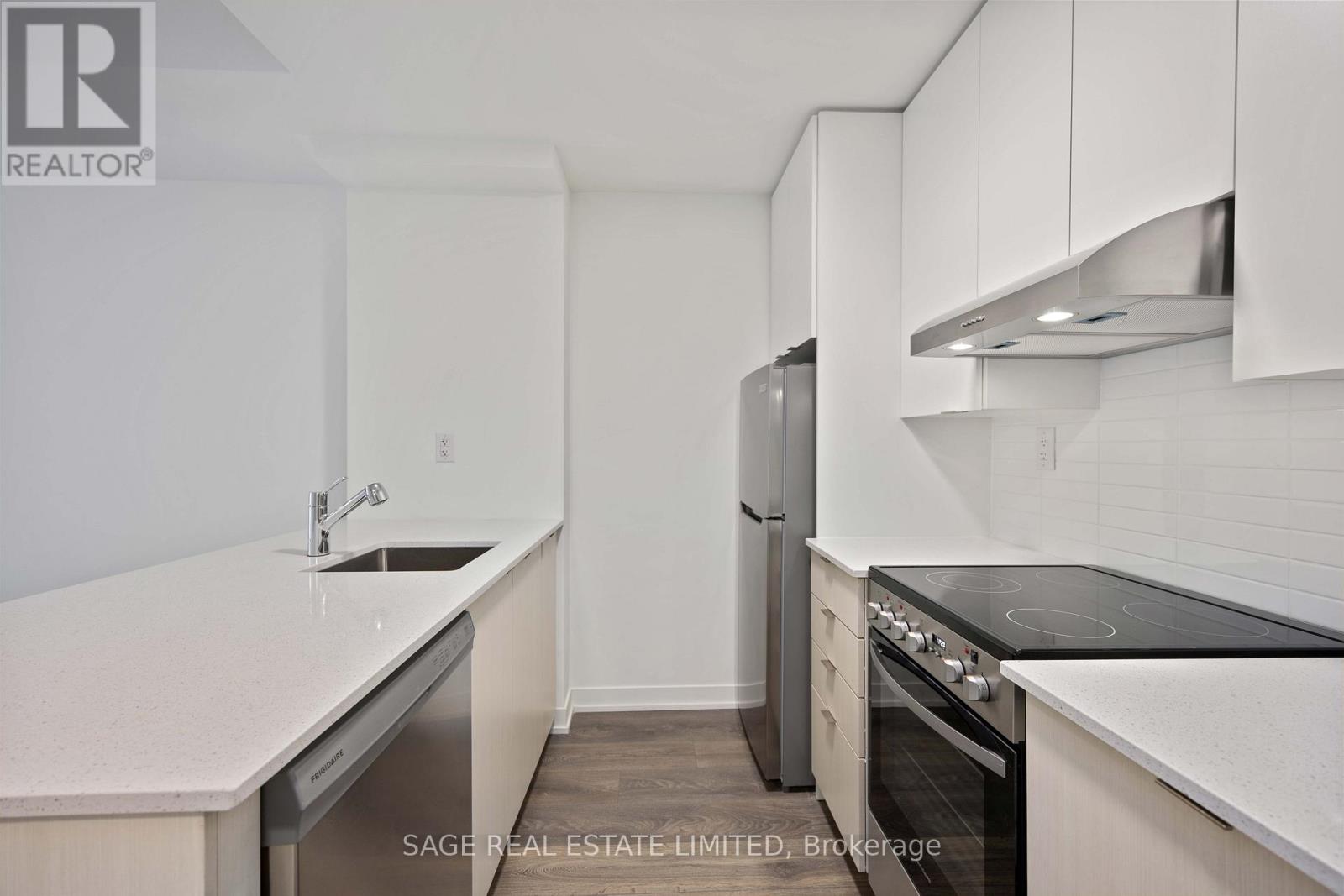 111 - 145 Canon Jackson Drive, Toronto, Ontario  M6M 0E1 - Photo 12 - W12928486