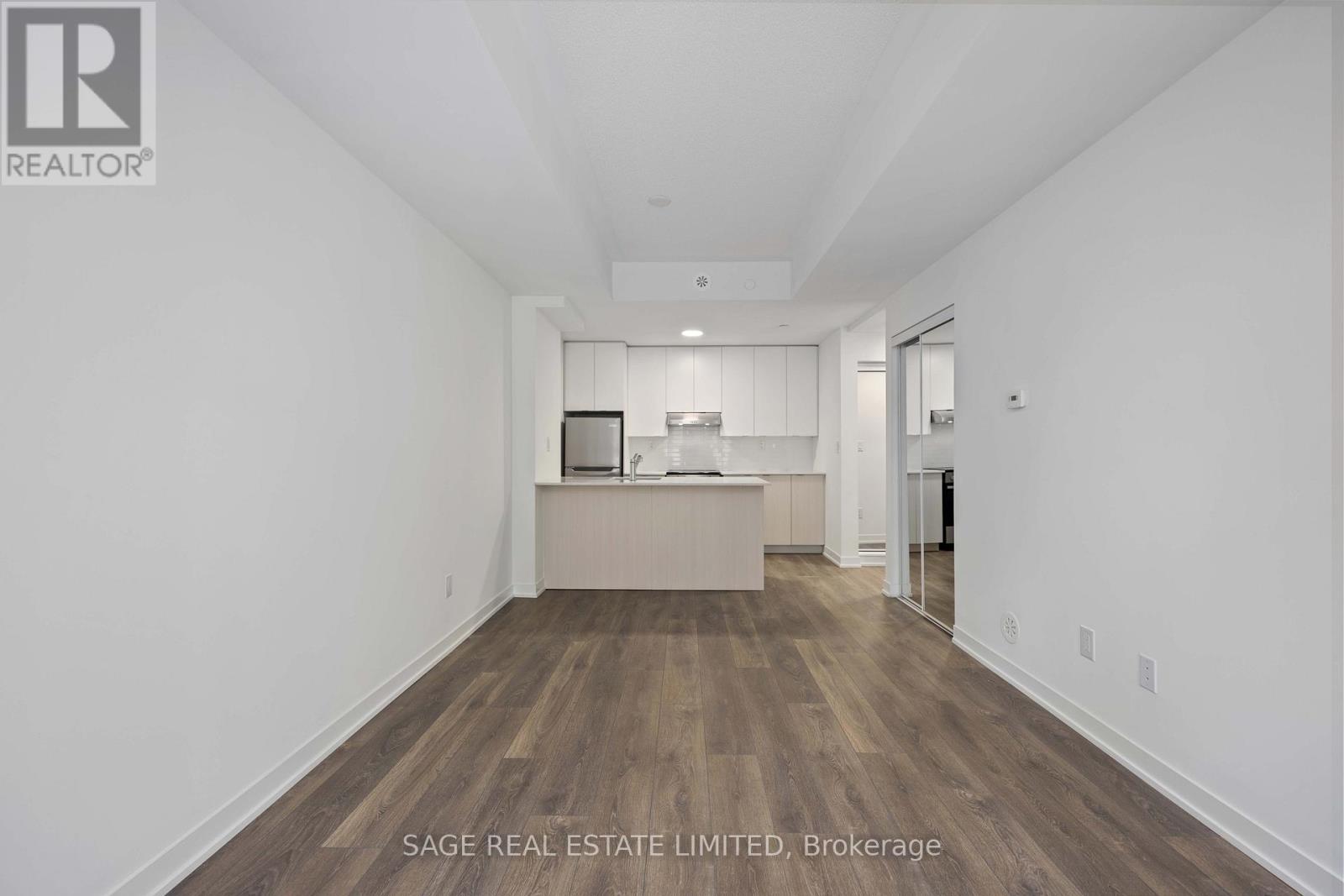 111 - 145 Canon Jackson Drive, Toronto, Ontario  M6M 0E1 - Photo 4 - W12928486