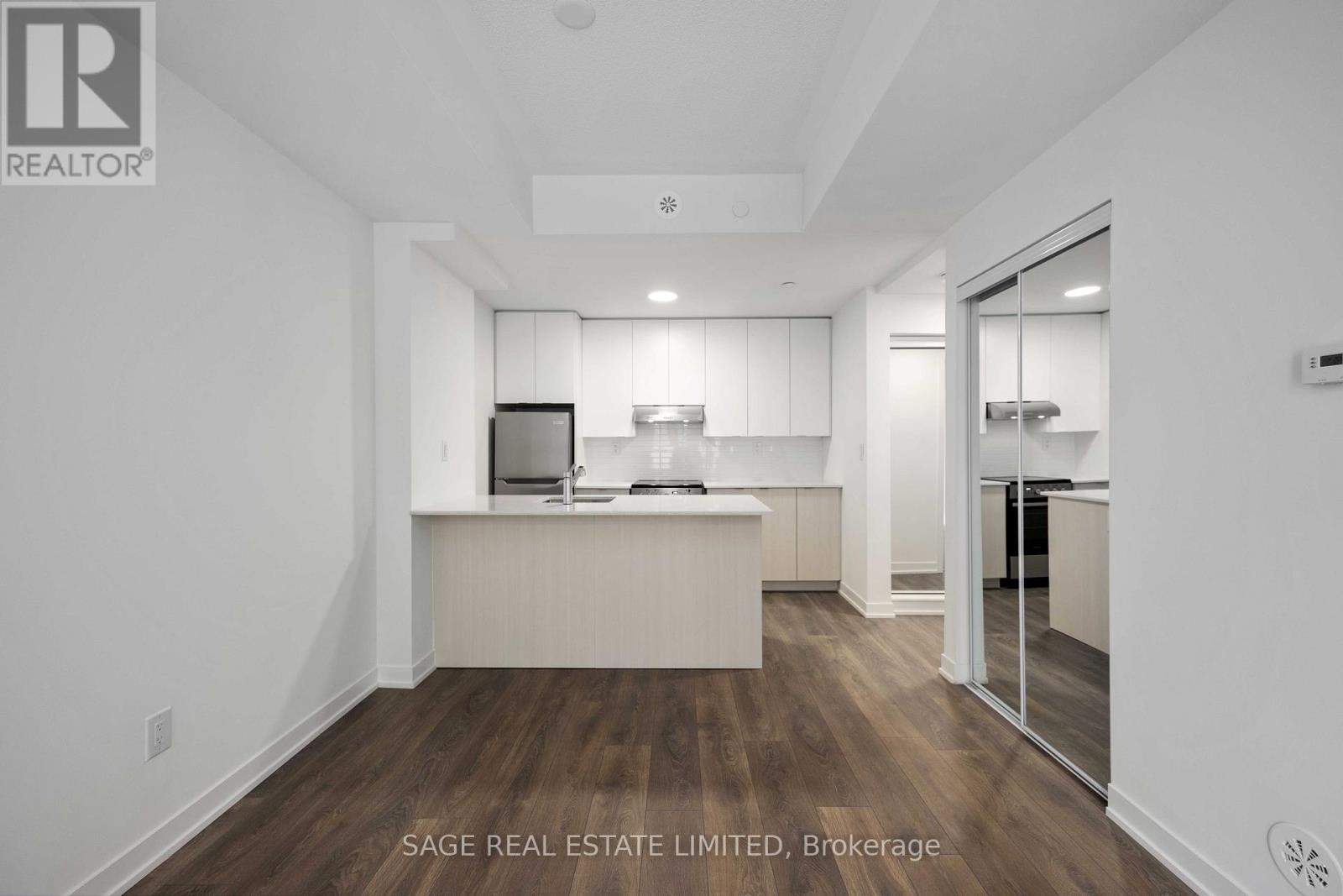 111 - 145 Canon Jackson Drive, Toronto, Ontario  M6M 0E1 - Photo 5 - W12928486