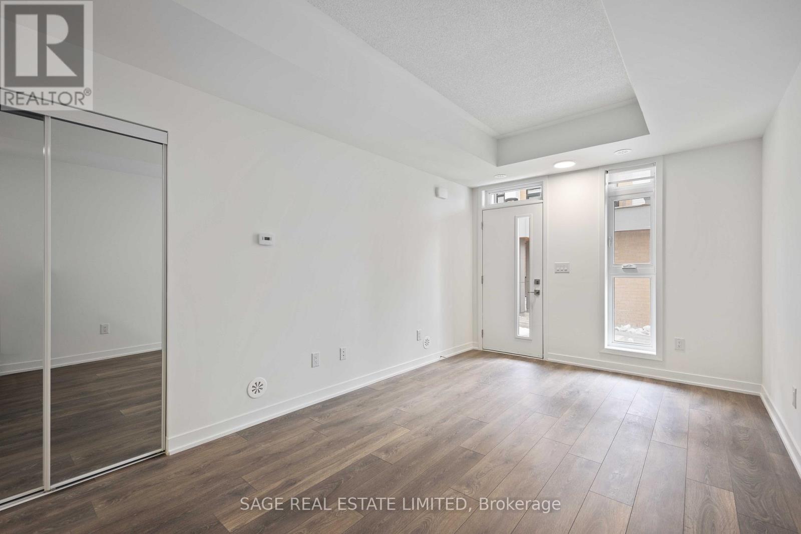 111 - 145 Canon Jackson Drive, Toronto, Ontario  M6M 0E1 - Photo 7 - W12928486