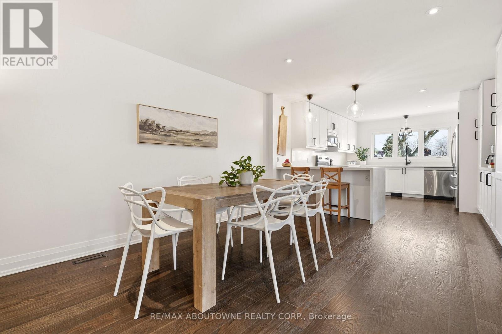 616 Kilbirnie Place, Burlington, Ontario  L7L 2M4 - Photo 13 - W12928504