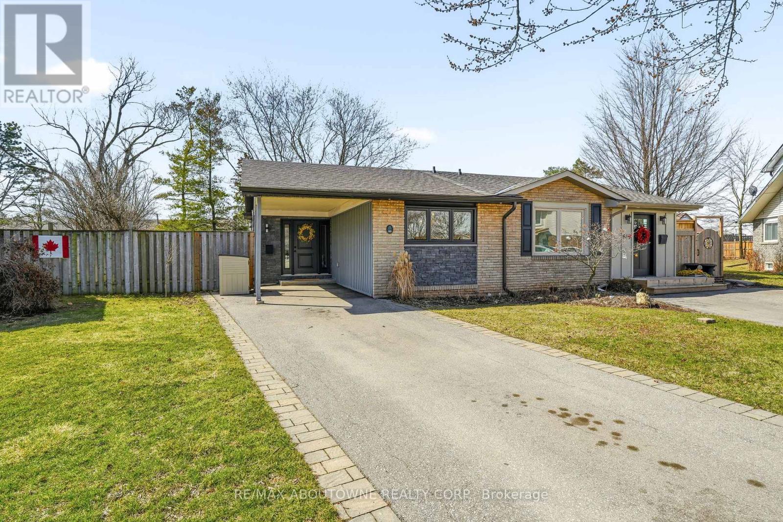 616 Kilbirnie Place, Burlington, Ontario  L7L 2M4 - Photo 2 - W12928504