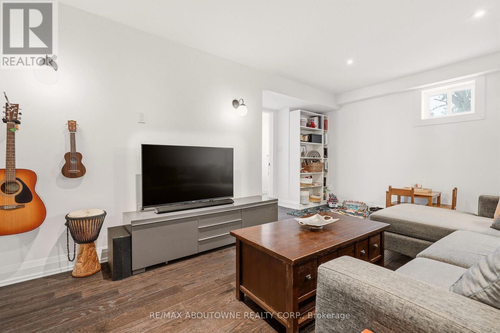 616 Kilbirnie Place, Burlington, Ontario  L7L 2M4 - Photo 27 - W12928504