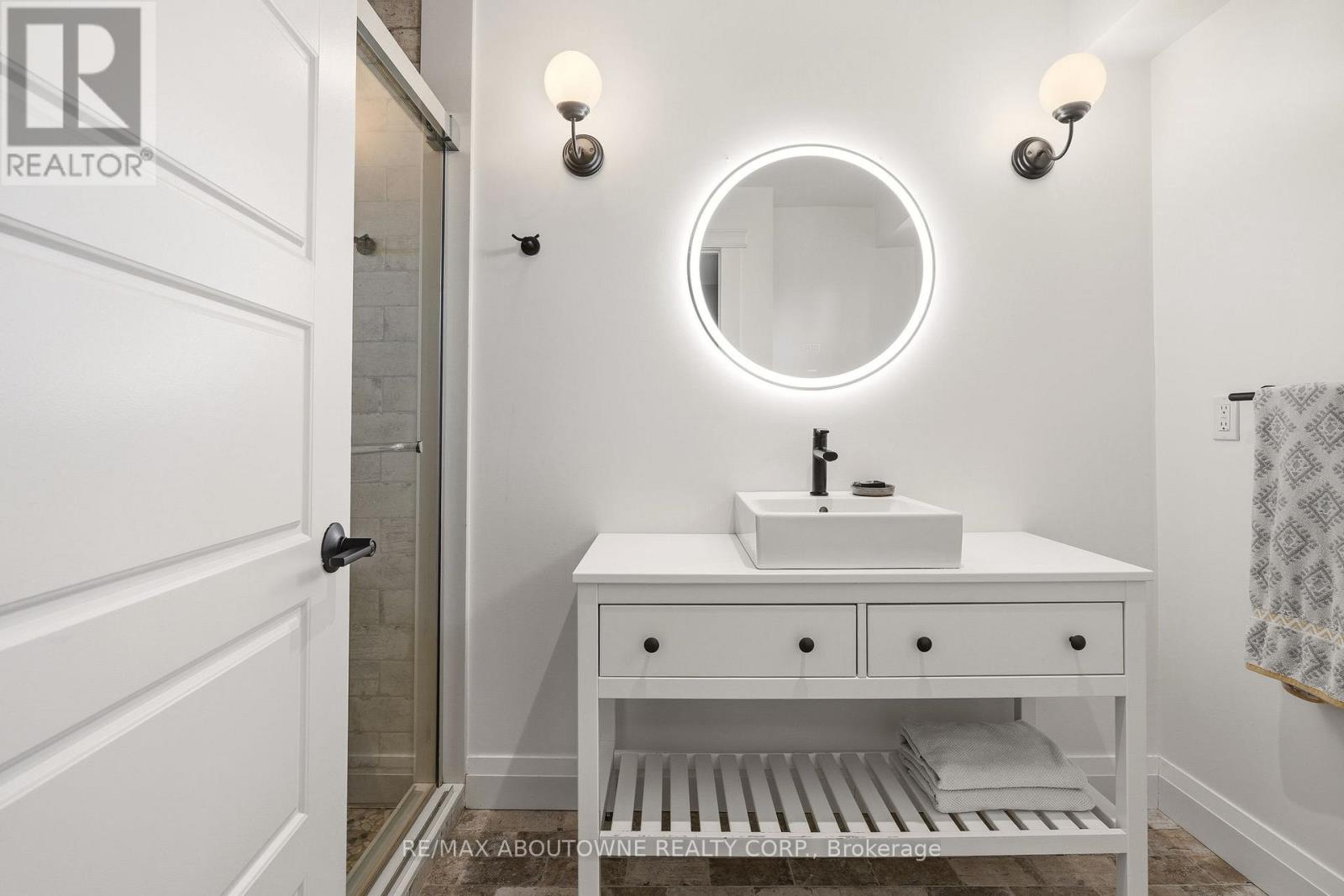 616 Kilbirnie Place, Burlington, Ontario  L7L 2M4 - Photo 29 - W12928504