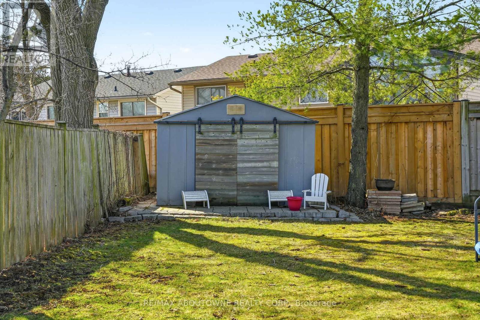 616 Kilbirnie Place, Burlington, Ontario  L7L 2M4 - Photo 34 - W12928504