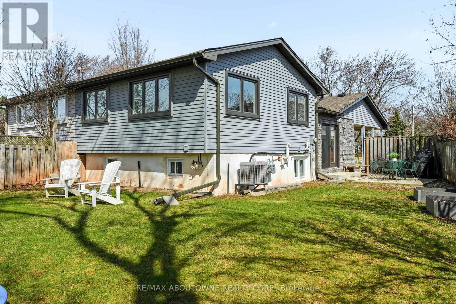 616 Kilbirnie Place, Burlington, Ontario  L7L 2M4 - Photo 38 - W12928504