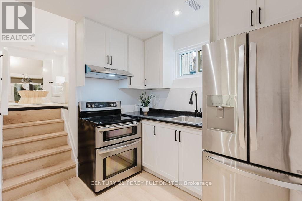 11 Bay Crest Drive, Brampton, Ontario  L6Z 1H5 - Photo 32 - W12928554