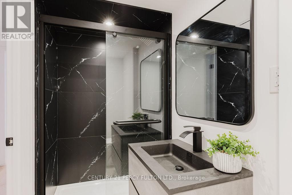 11 Bay Crest Drive, Brampton, Ontario  L6Z 1H5 - Photo 38 - W12928554