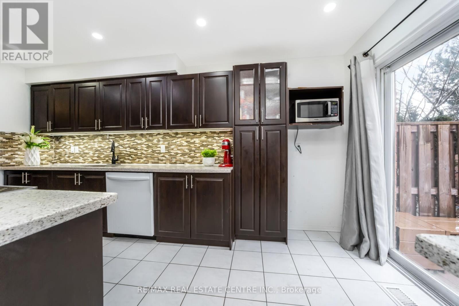 37 - 35 Malta Avenue N, Brampton, Ontario  L6Y 5B4 - Photo 12 - W12928568