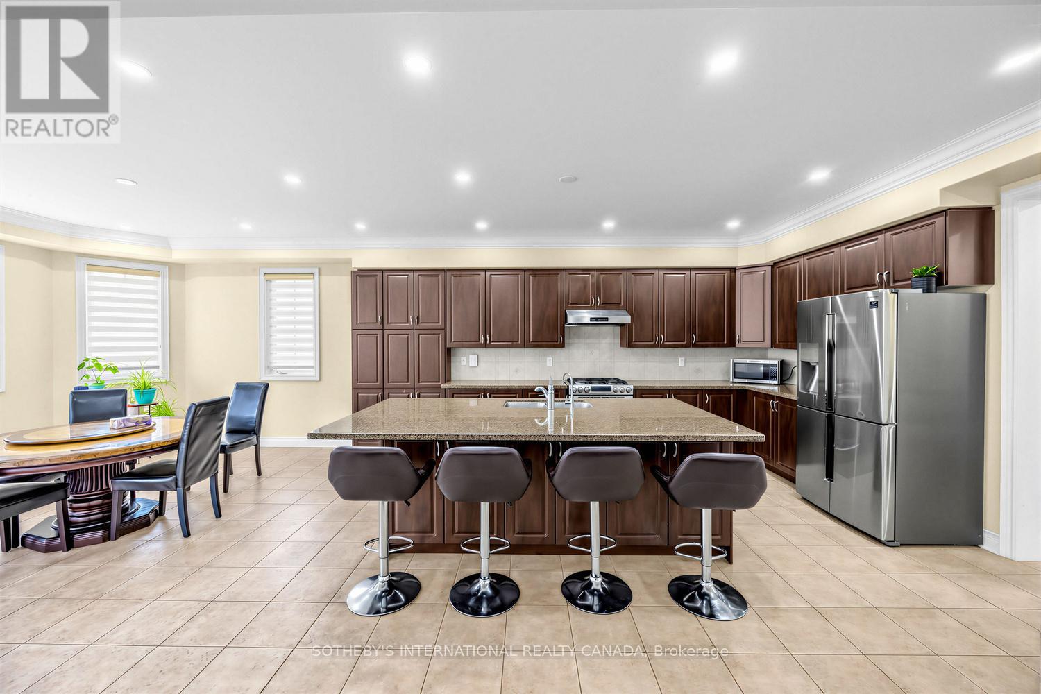 54 Kelways Circle, Brampton (Bram East), Ontario  L6T 0G5 - Photo 9 - W12928592